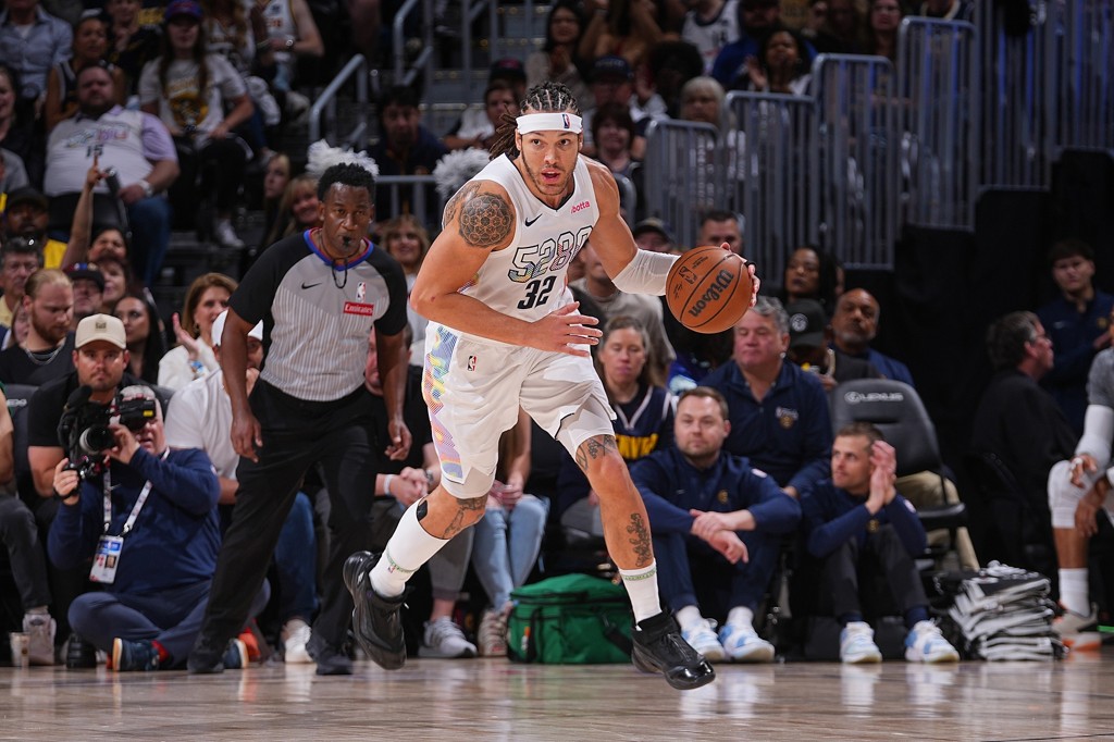 专家：NBA球员腿筋二级拉伤平均缺阵31天 戈登20年同样伤病报销
